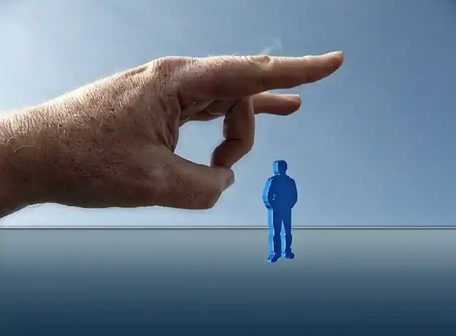Quando o excesso de faltas no trabalho pode gerar demissão justa causa?