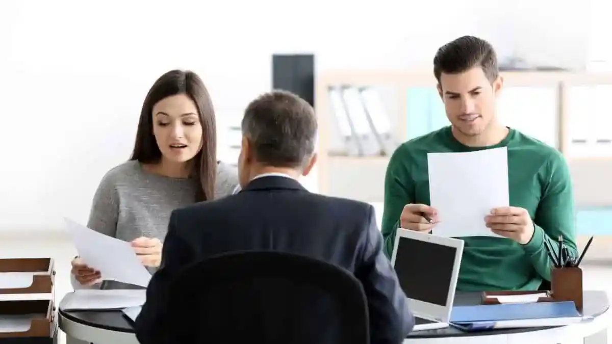 Quais são as penalidades mais comuns para um funcionário público?