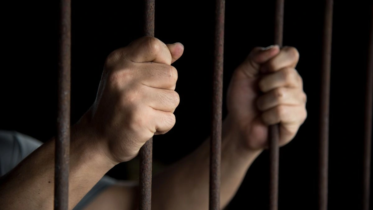 Usar droga é crime ou contravenção: o que diz a lei