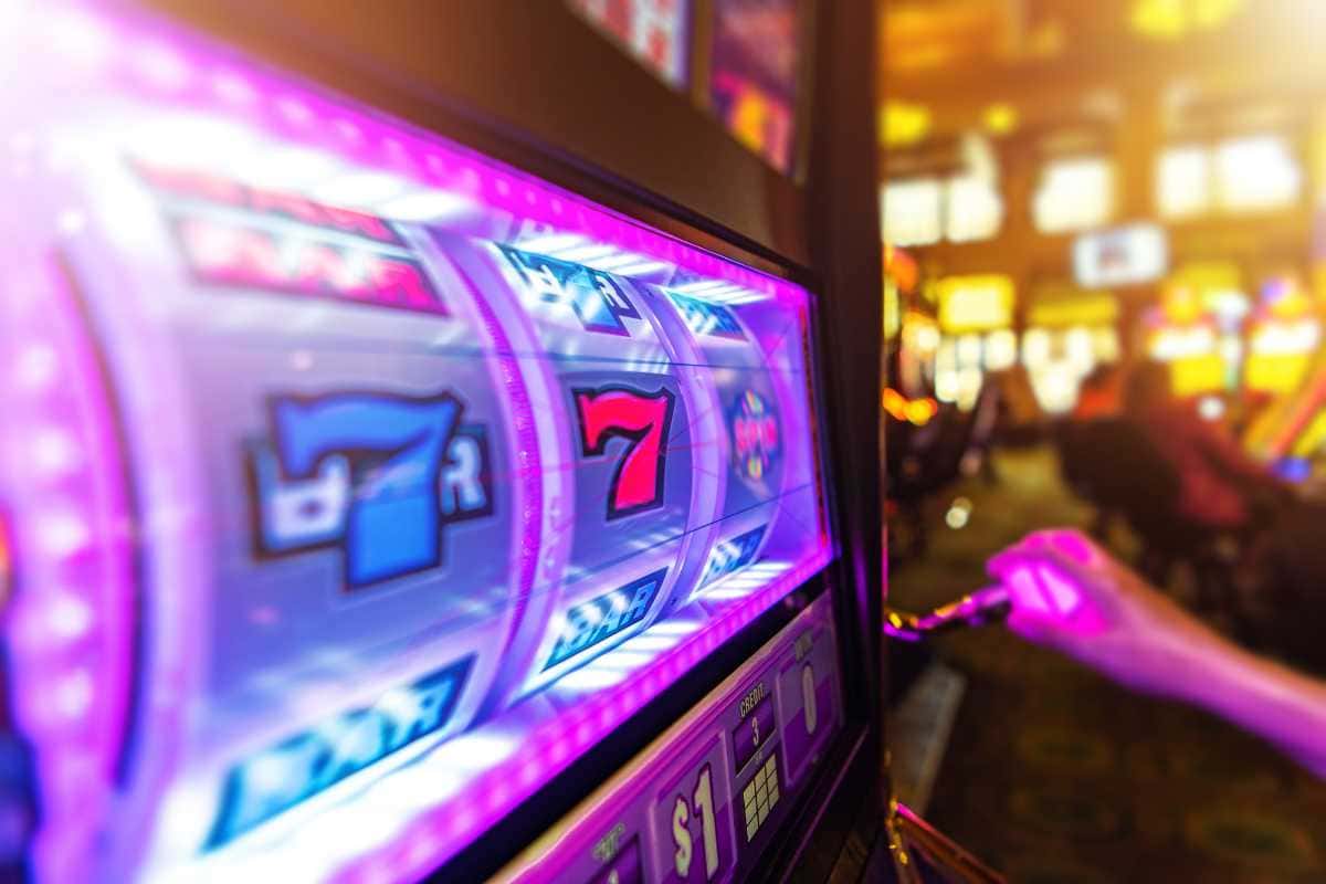 Understanding the Popularity of Multi-Line Slot Machines and Toto Slot Games