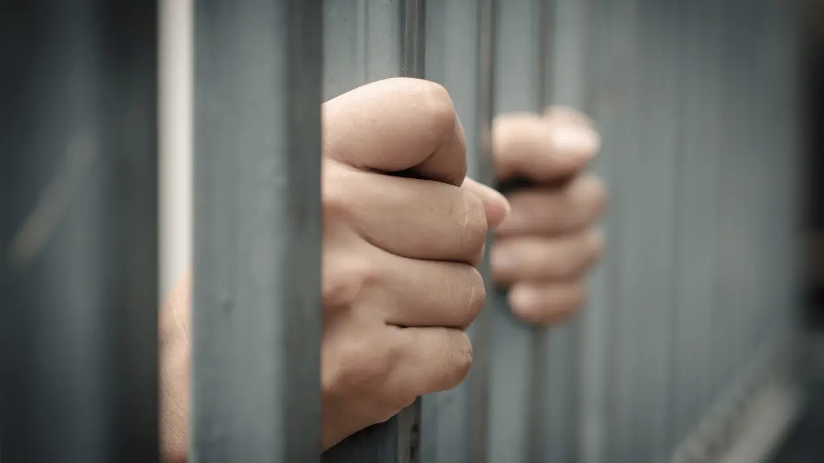 Usuário de drogas pode ser preso: depende da lei